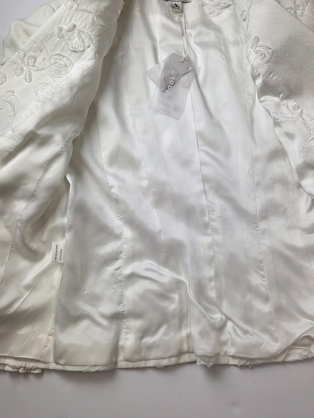 Cream Ruffle-Edge Embroidered Blazer 8P - Picture 9 of 13